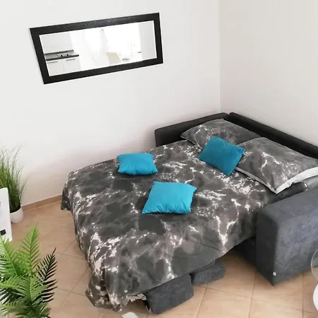 Toni - Private Parking, Steps To The * Zadar