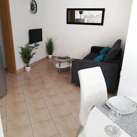 Toni - Private Parking, Steps To The Beach, Fast Wi-fi *