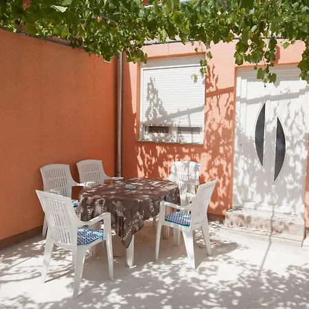 Toni - Private Parking, Steps To The Beach, Fast Wi-fi *