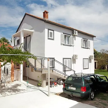 Toni - Private Parking, Steps To The Lägenhet *