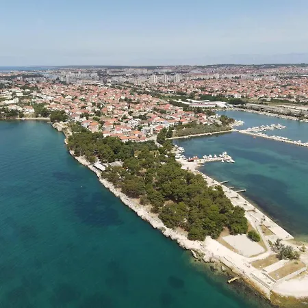 Toni - Private Parking, Steps To The Beach, Fast Wi-fi *