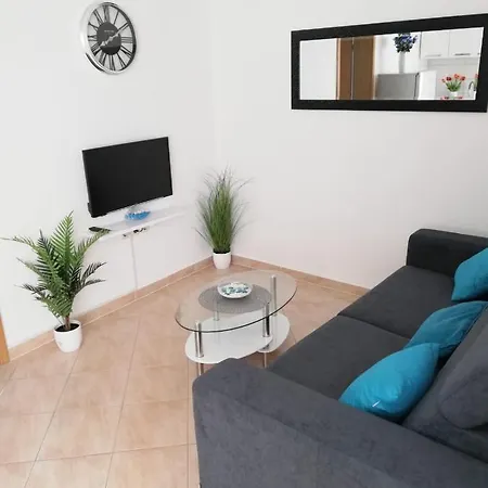 Toni - Private Parking, Steps To The * Zadar