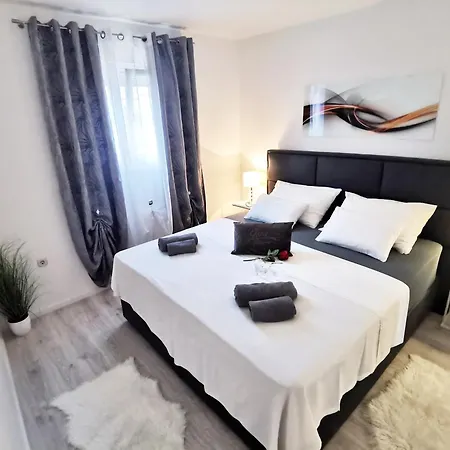 דירה Toni - Private Parking, Steps To The Beach, Fast Wi-fi *