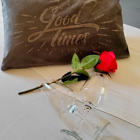 Lejlighed Toni - Private Parking, Steps To The *