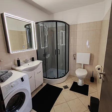 Toni - Private Parking, Steps To The Zadar