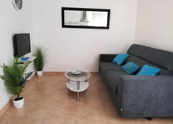 Toni - Private Parking, Steps To The *