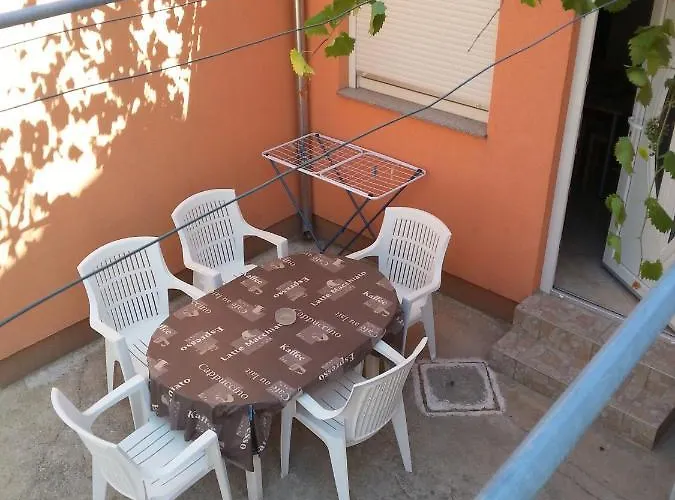 Toni - Private Parking, Steps To The Lägenhet