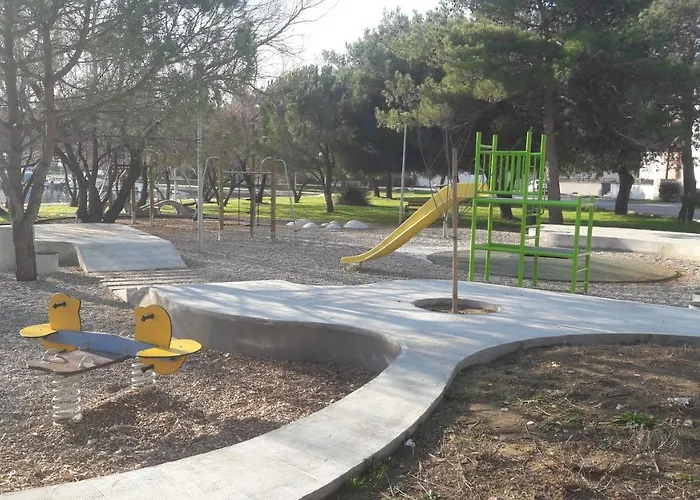 Toni - Private Parking, Steps To The Lägenhet *