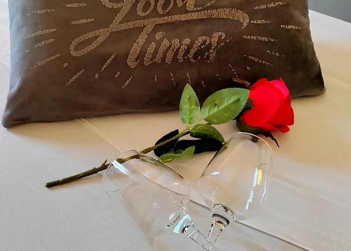 Lägenhet Toni - Private Parking, Steps To The *